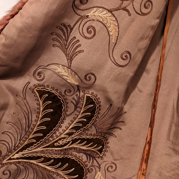 Brown mink coat.  Inherited from my family - Picture 6 of 8